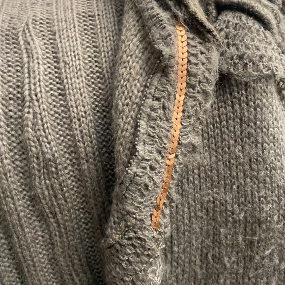 Wrap sweater with sequins - Picture 4 of 5